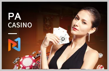 Dealer chia bài tại bàn Baccarat trực tuyến